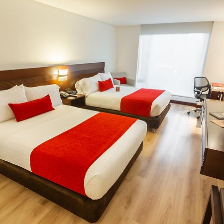 Best Western Plus 93 Park Hotel Богота Екстериор снимка A room at the hotel