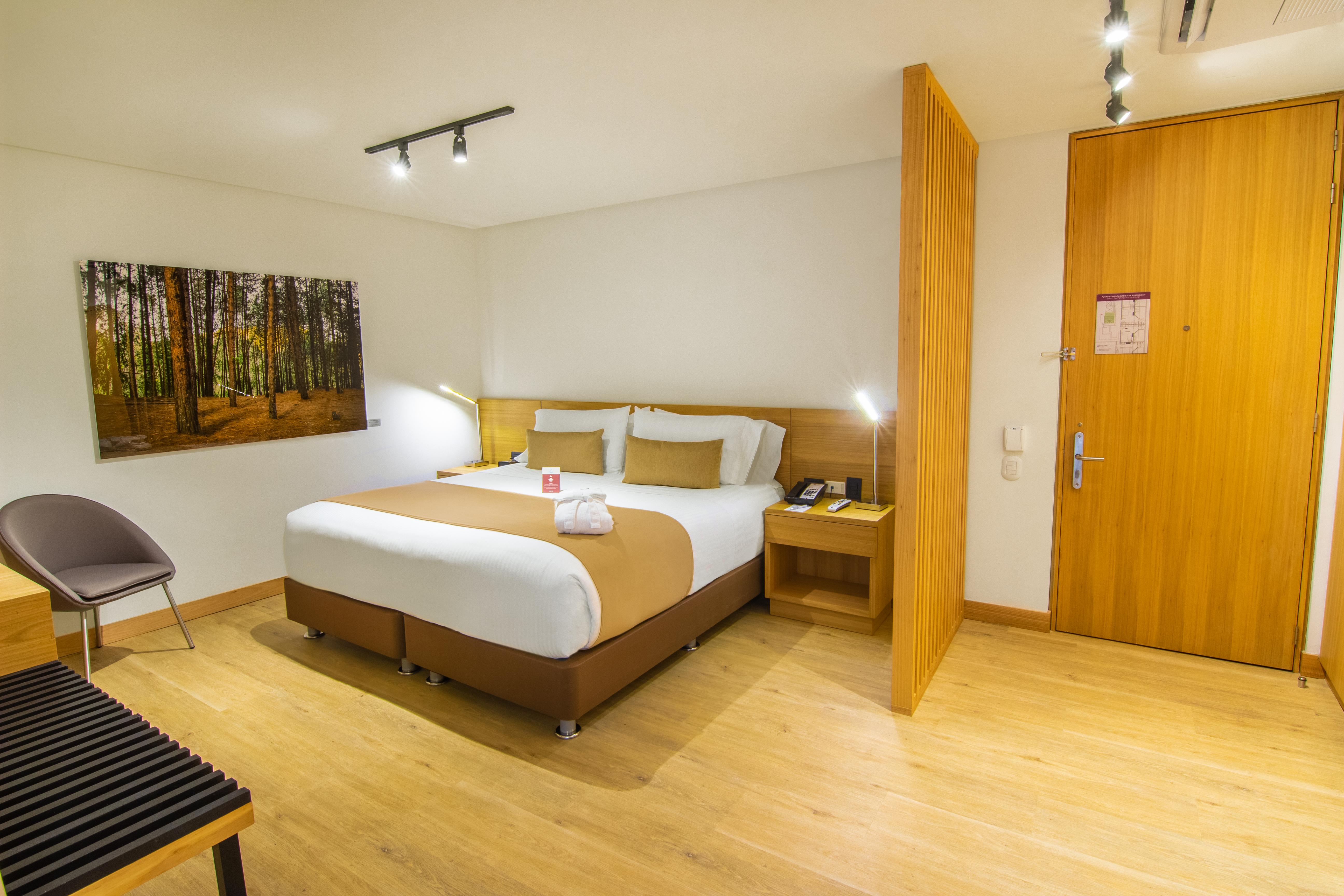 Best Western Plus 93 Park Hotel Богота Екстериор снимка A room at the hotel