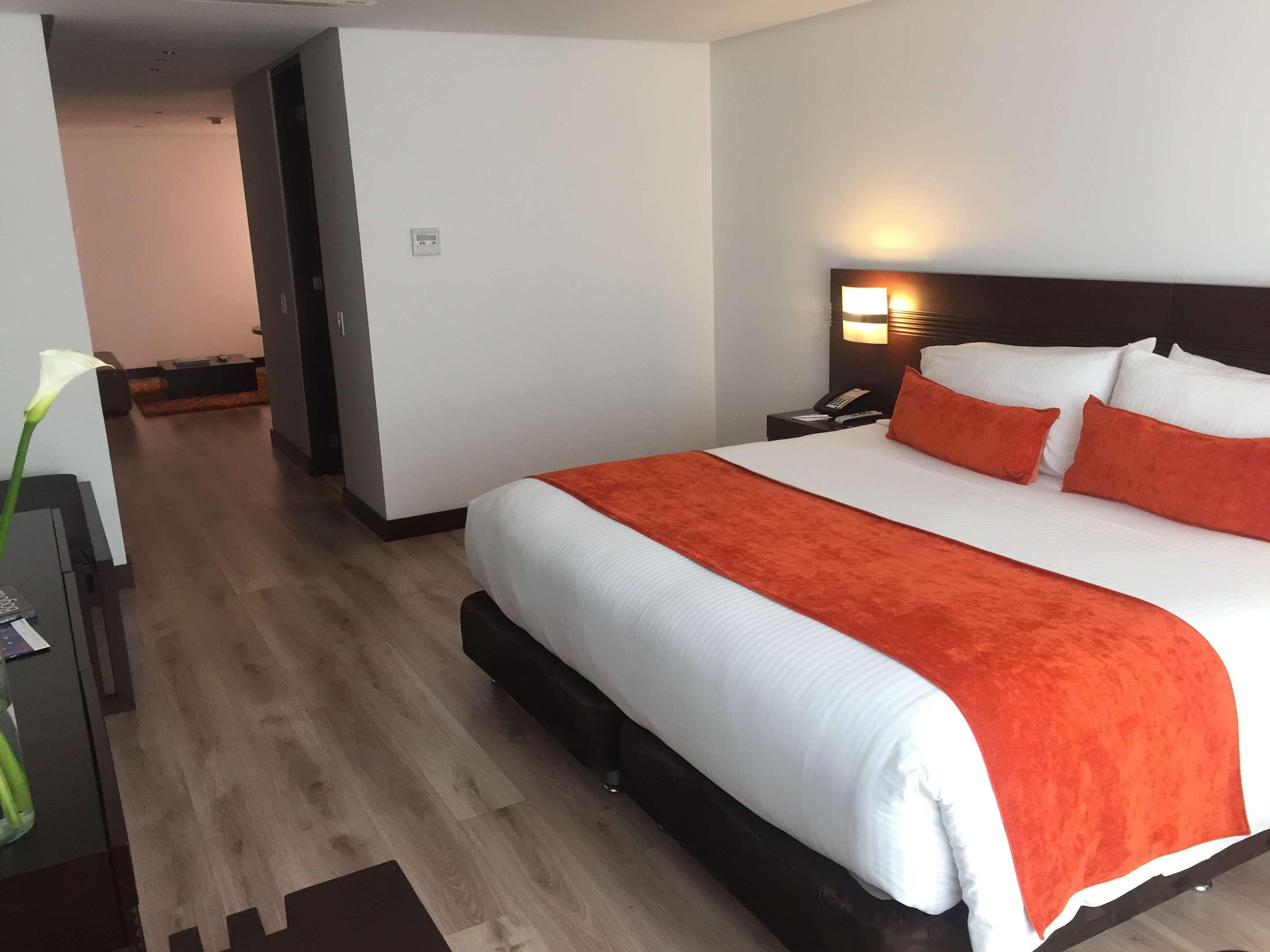 Best Western Plus 93 Park Hotel Богота Екстериор снимка A room at the hotel