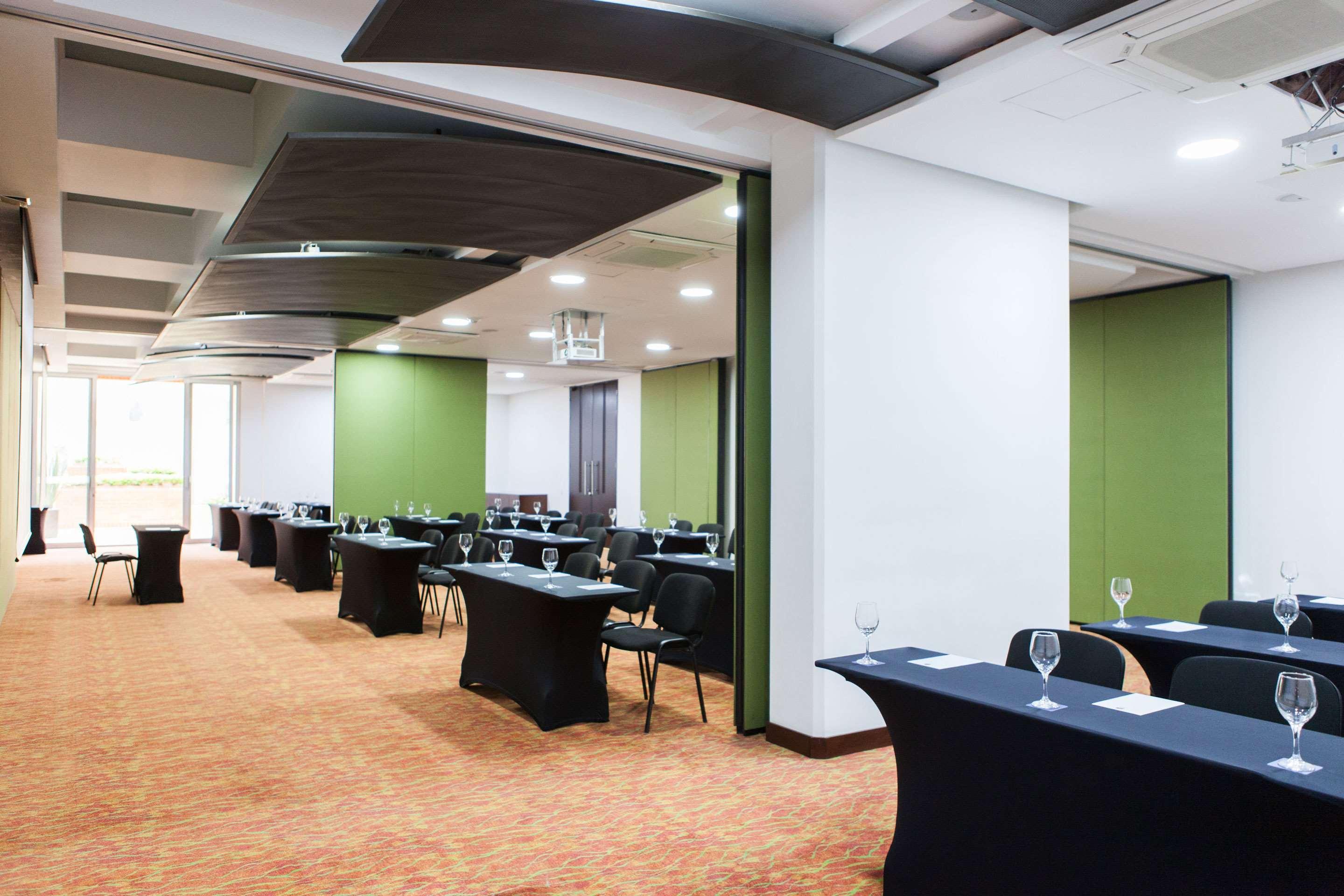 Best Western Plus 93 Park Hotel Богота Екстериор снимка Meeting room