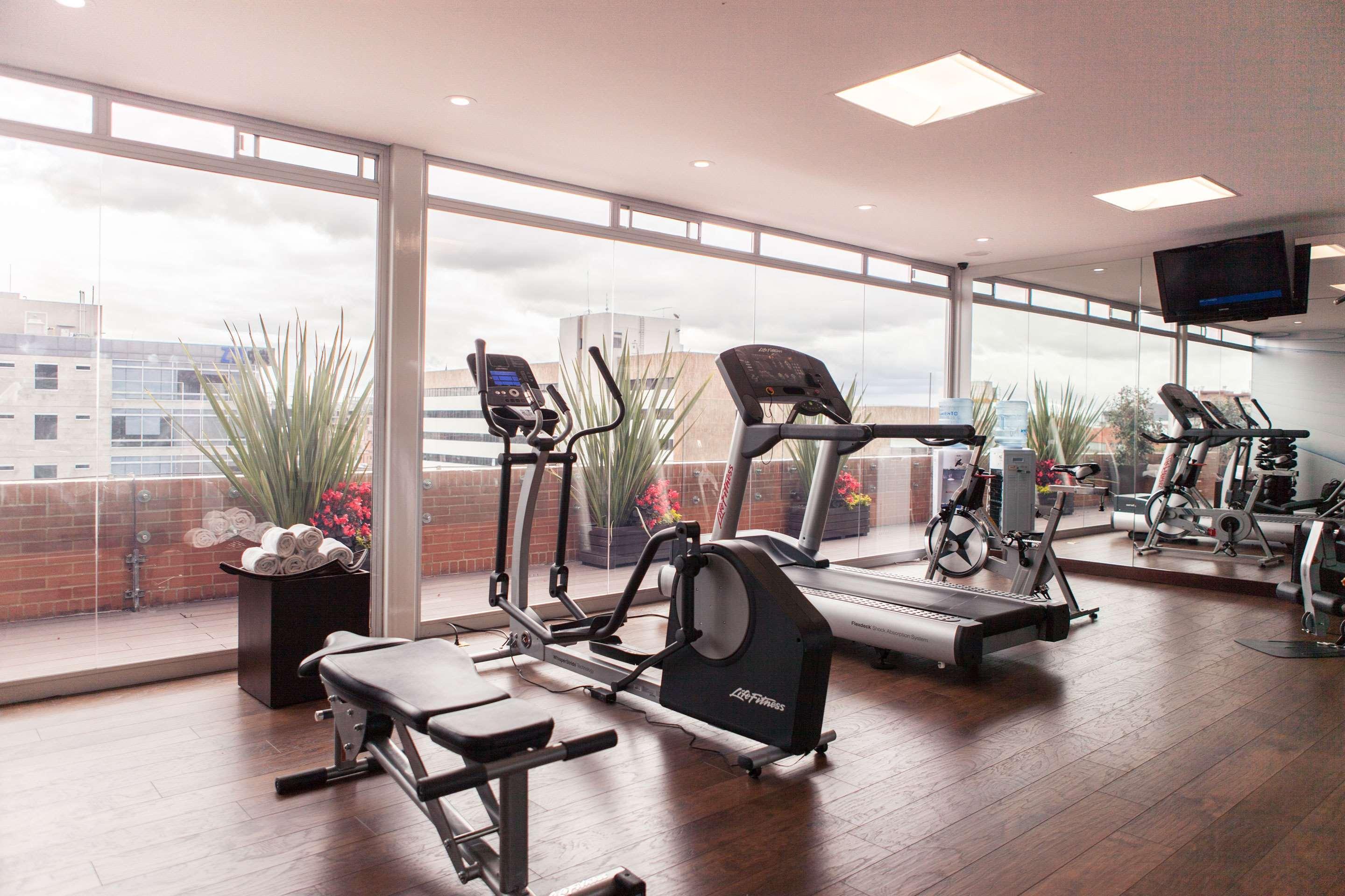 Best Western Plus 93 Park Hotel Богота Екстериор снимка A gym in a hotel