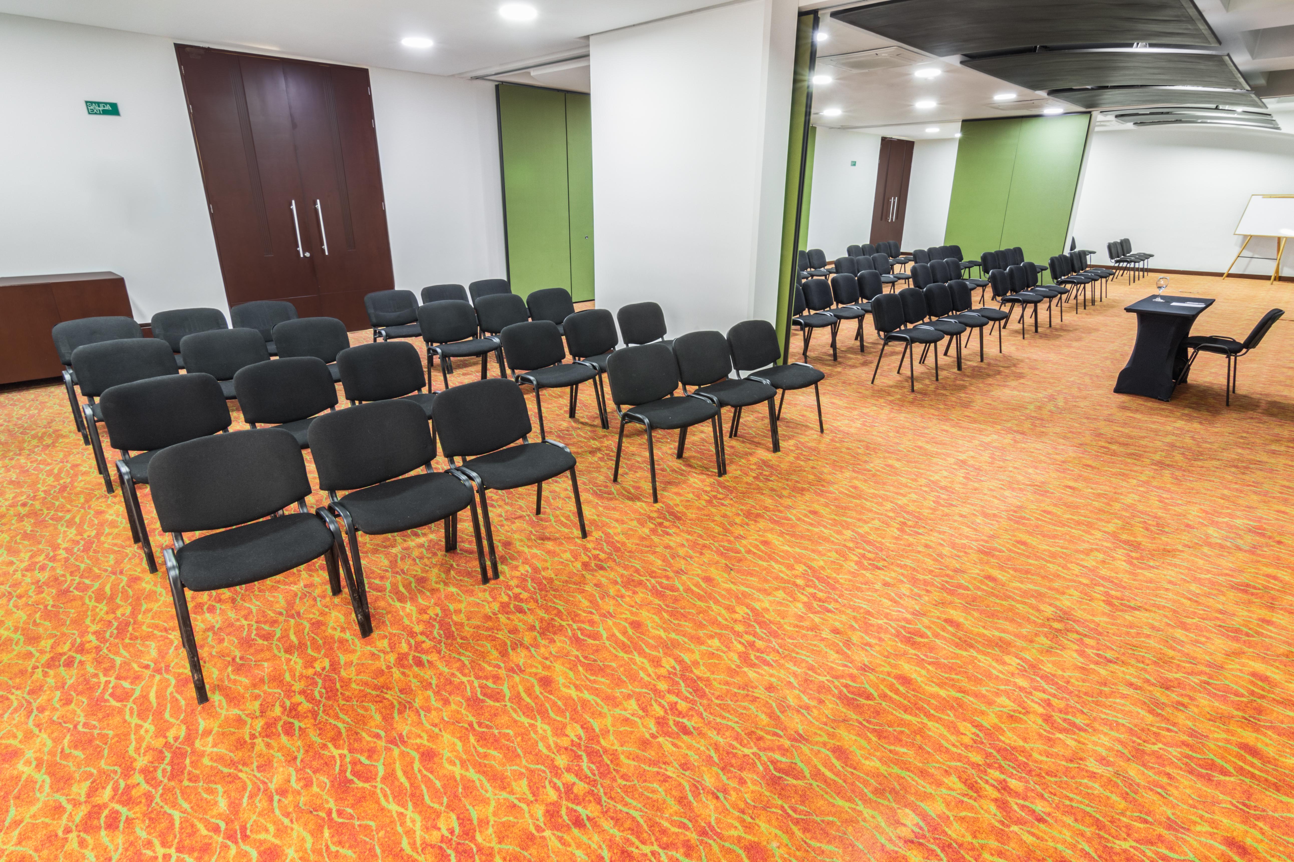 Best Western Plus 93 Park Hotel Богота Екстериор снимка A meeting room at the hotel