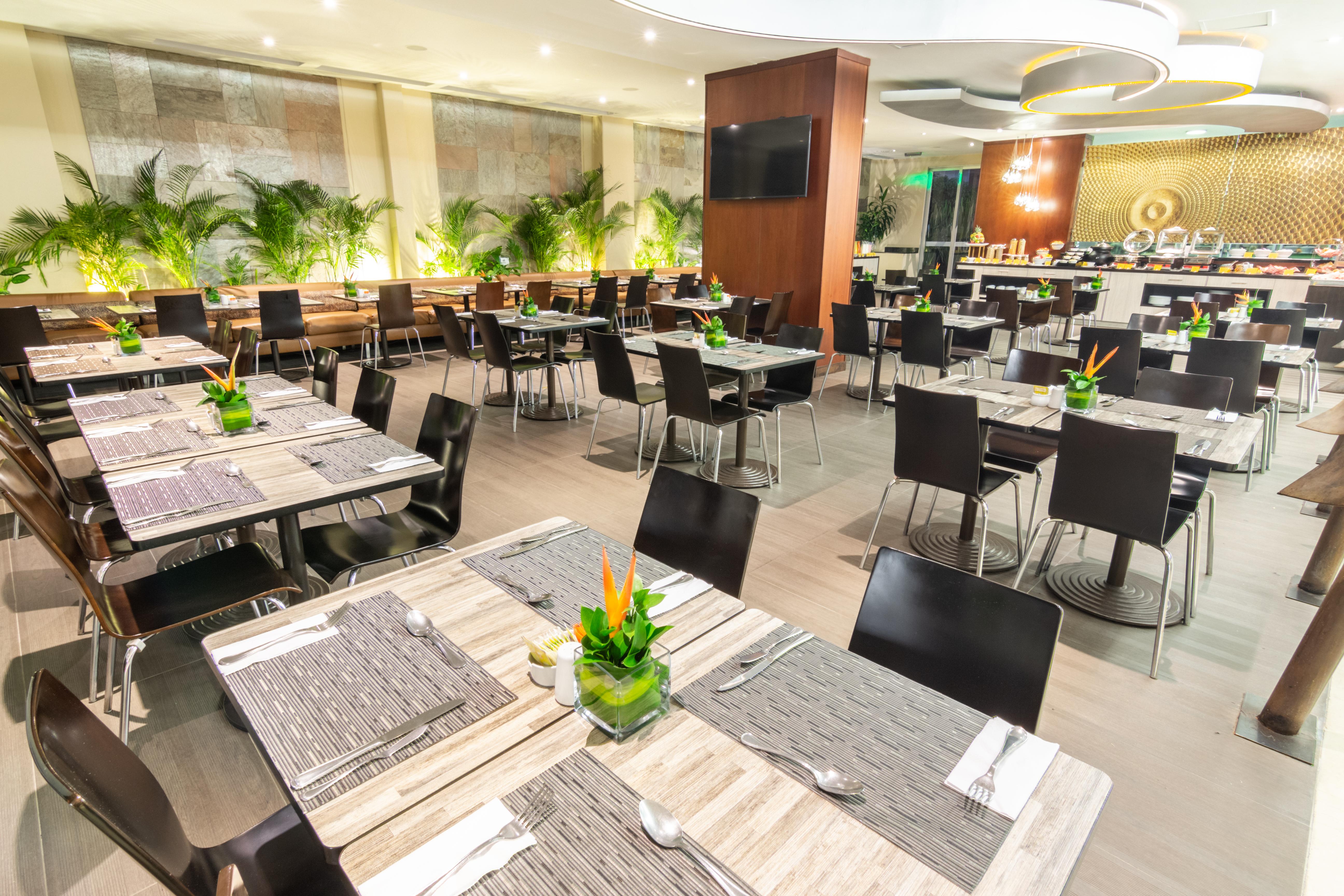 Best Western Plus 93 Park Hotel Богота Екстериор снимка The Club at Changi Airport
