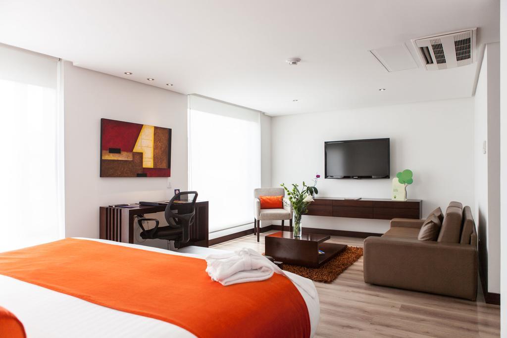 Best Western Plus 93 Park Hotel Богота Екстериор снимка Suite