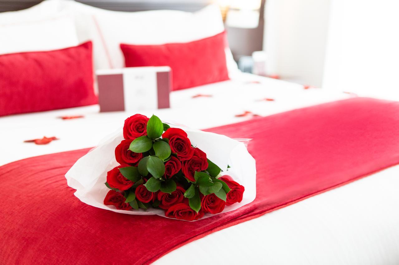 Best Western Plus 93 Park Hotel Богота Екстериор снимка A bouquet of red roses
